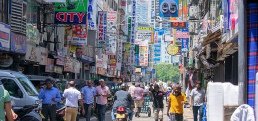 Busy Street Sri Lanka Market People  - travelsourced / Pixabay