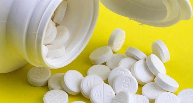 Tablets Medicine Supplement Vitamin  - HeungSoon / Pixabay