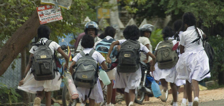 School kids, end of the day Sri Lanka